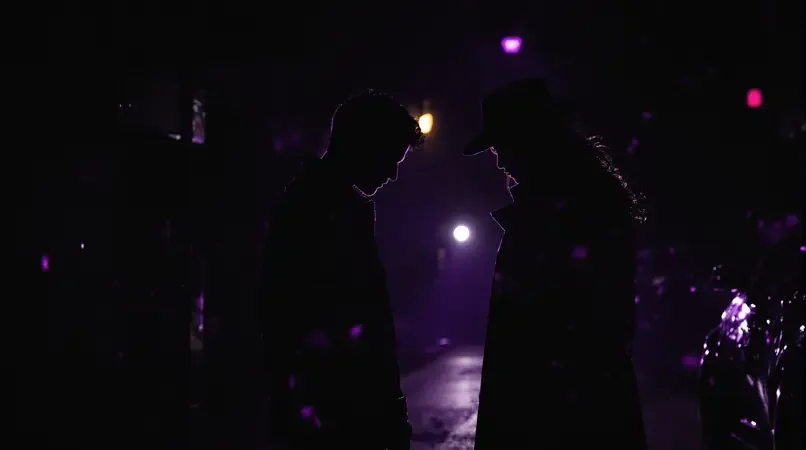 51吃瓜网-热心的朝阳群众 - 某男团成员深夜密会神秘女子，狗仔实锤画面流出